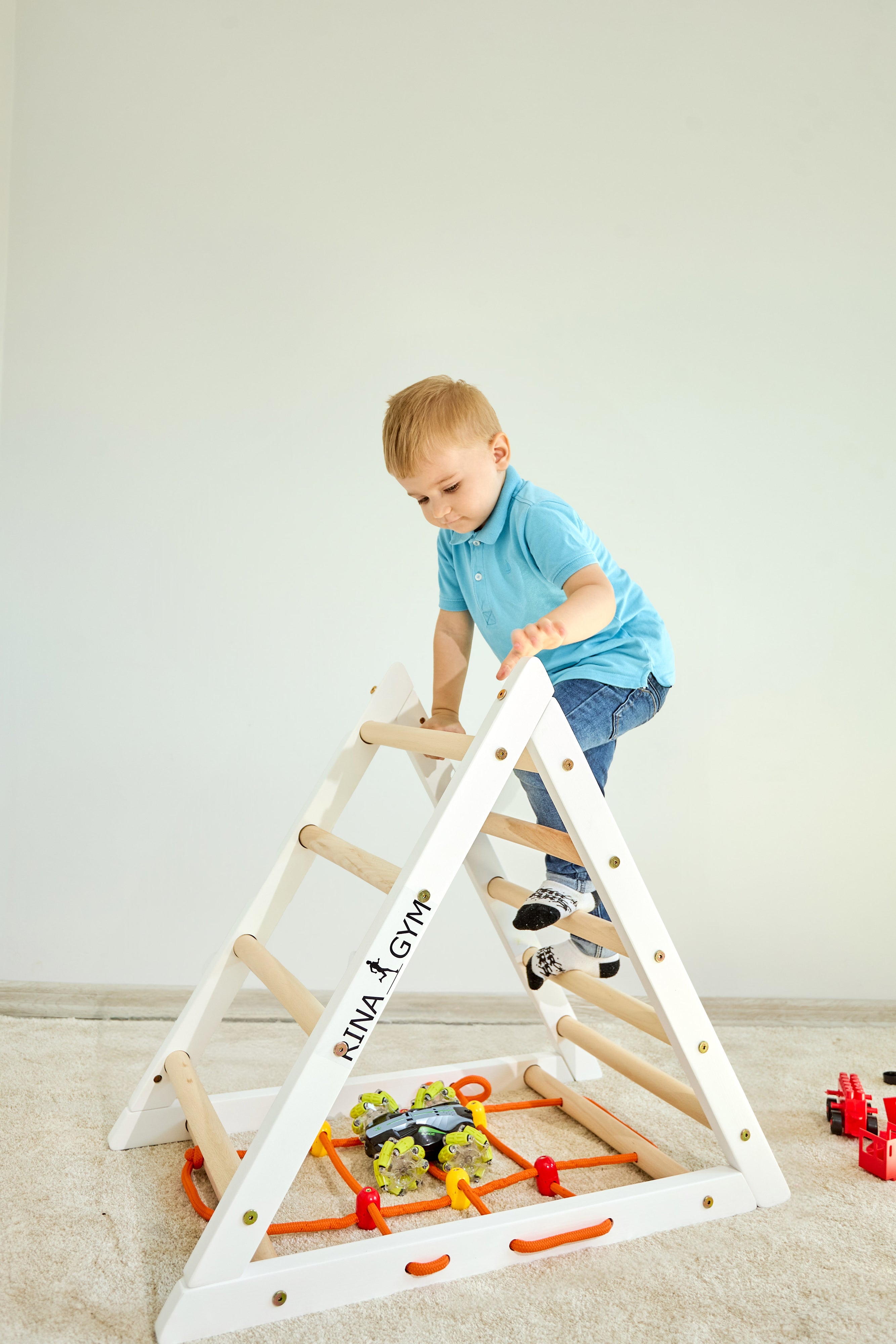 Kletterdreieck für Kinder -Klettergerüst aus Holz - Leiter, Spielnetz - IndoorSpielplatz, Spielturm - Hält bis zu 60kg Gewicht (pine)