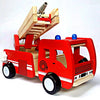 FIREFIGHTERS Feuerwehrfahrzeug aus Holz +2 Feuerwehrleute
